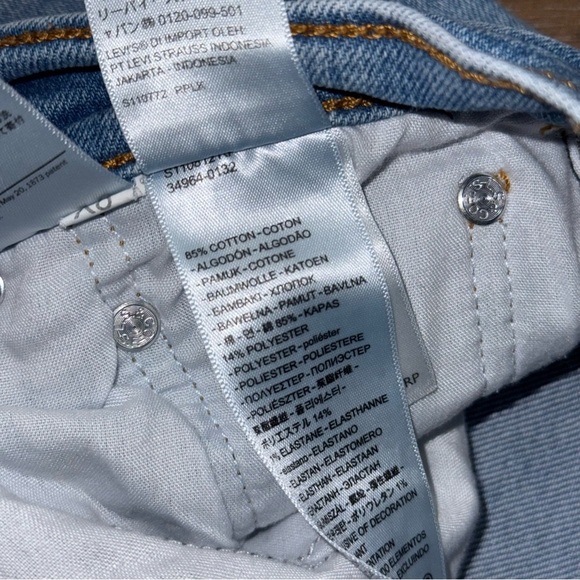 LEVI'S Wedgie Straight Leg High Rise Distressed Torn Blue Jeans Ankle - Picture 10 of 13